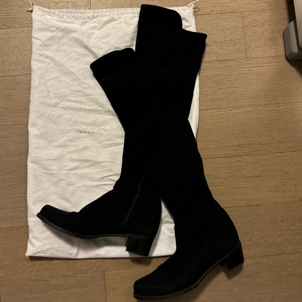 LIKE NEW Stuart Weitzman Lowland Black Suede Boots
